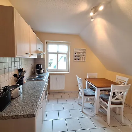 Mansarde Apartment *